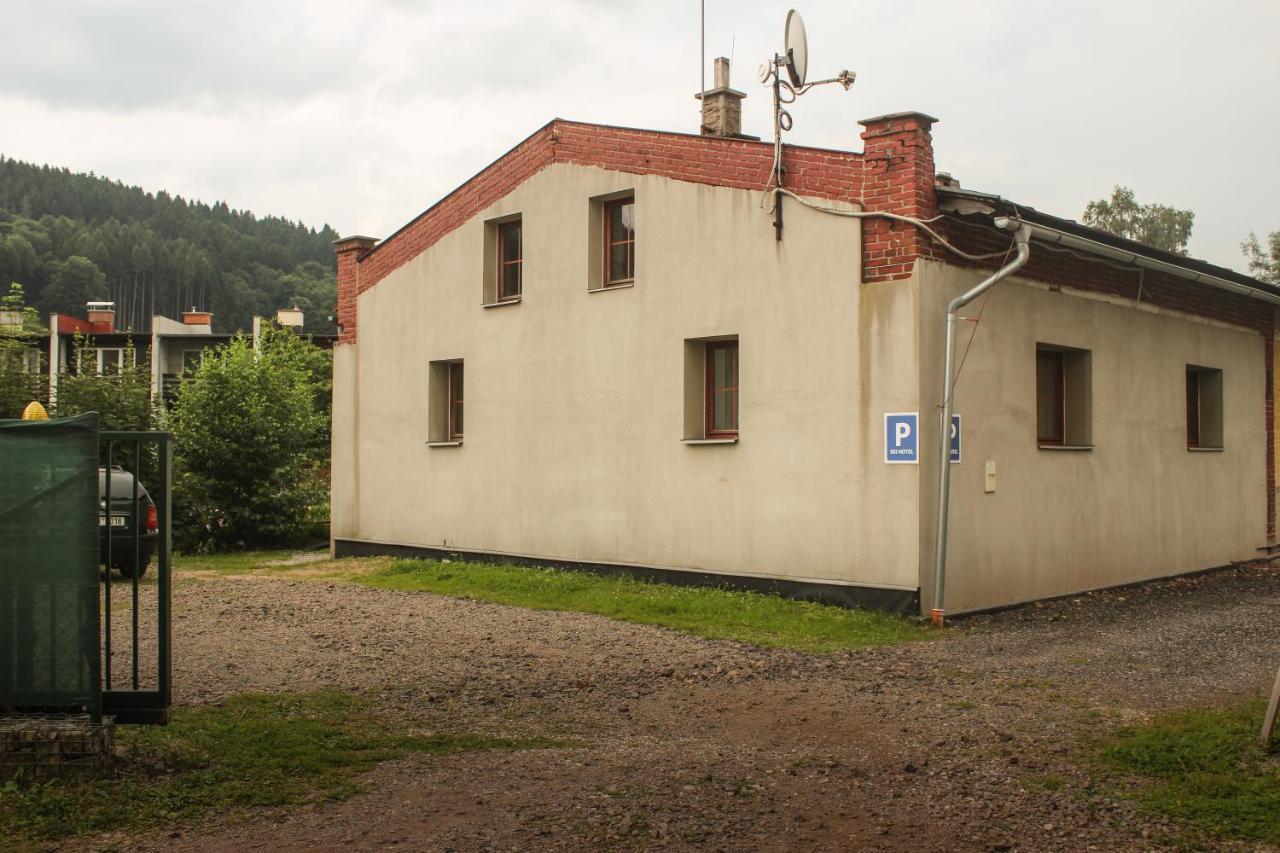 Apartman Svoboda Nad Upou Exterior photo